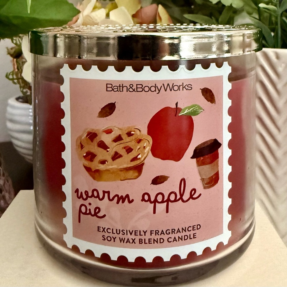 🆕🥧 BATH & BODY WORKS “WARM APPLE PIE” 3-WICK CANDLE. SOY WAX BLEND.